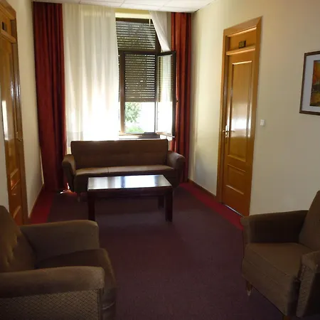 Gran Balneario Banos De Montemayor